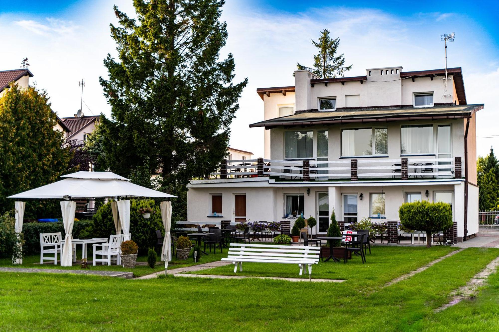 Avista Mielno Otel Unieście Dış mekan fotoğraf
